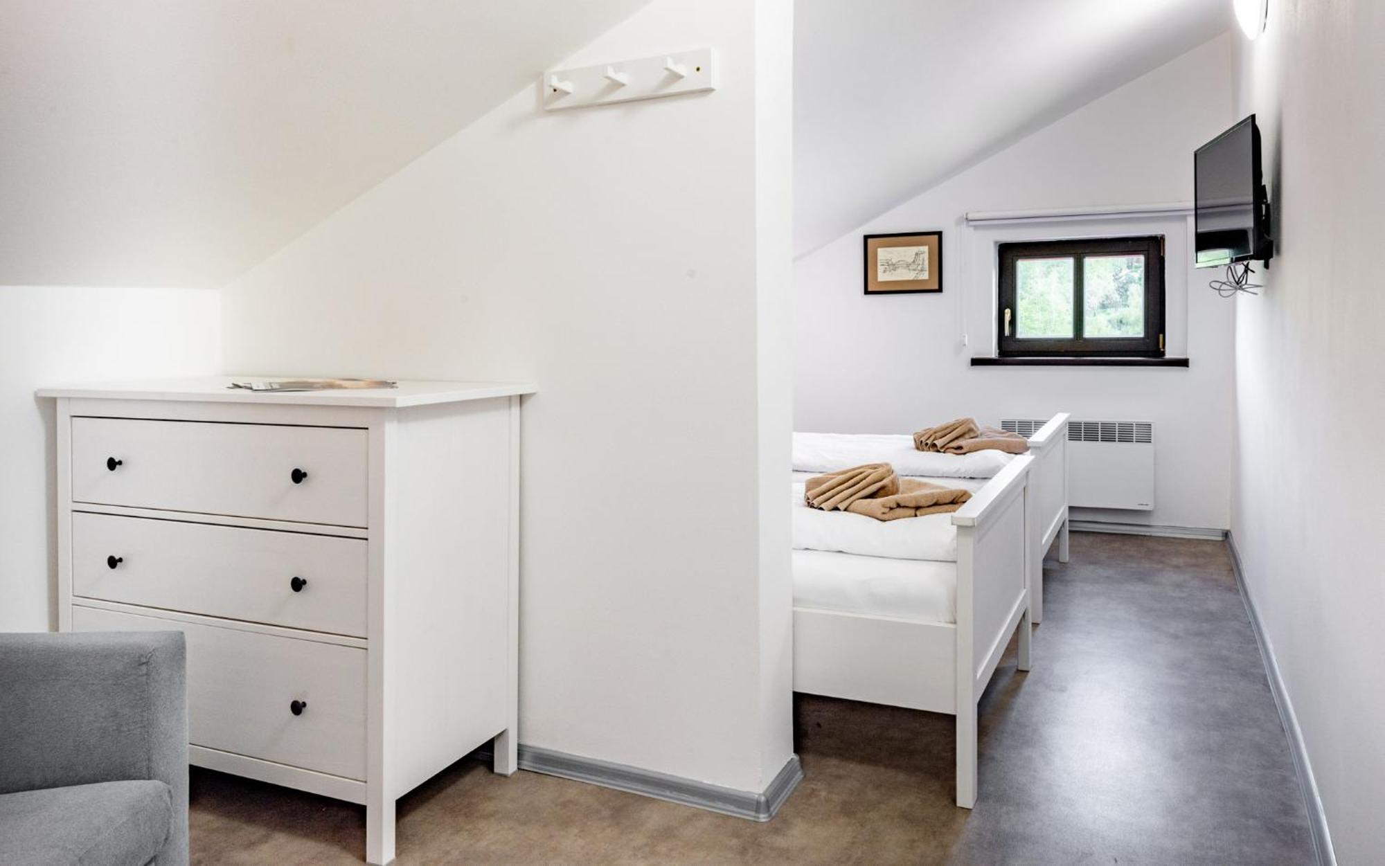 Hotel Svycarsky Dum Sneznik Quarto foto
