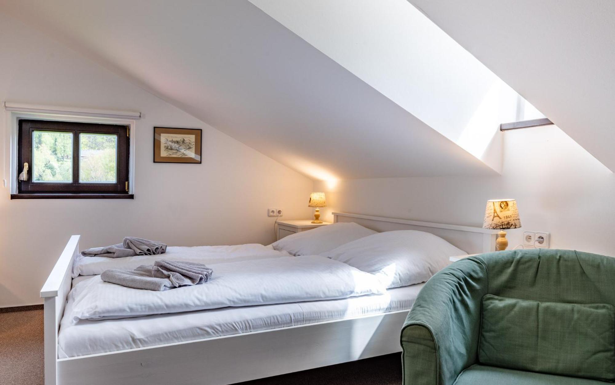 Hotel Svycarsky Dum Sneznik Quarto foto