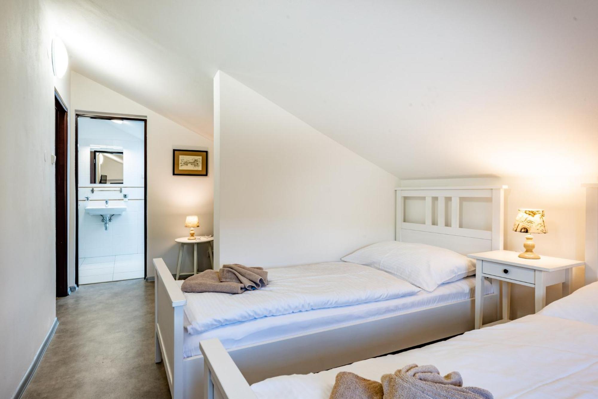 Hotel Svycarsky Dum Sneznik Quarto foto